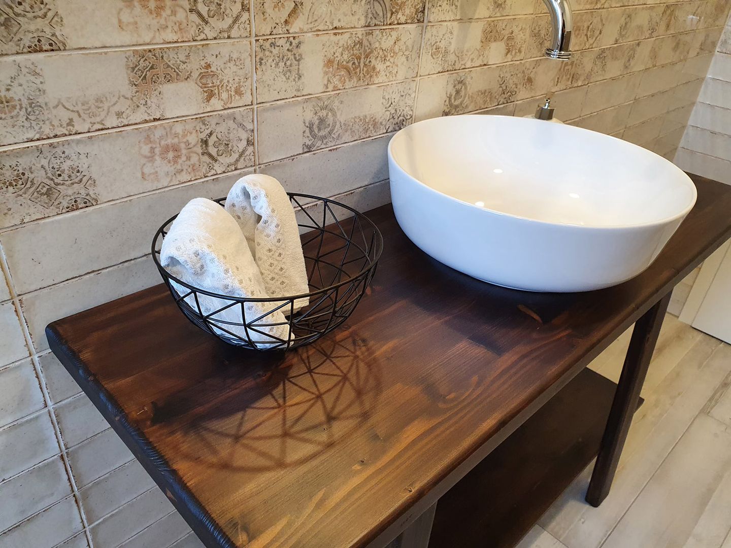 Waschtisch aus Holz Handgefertigt